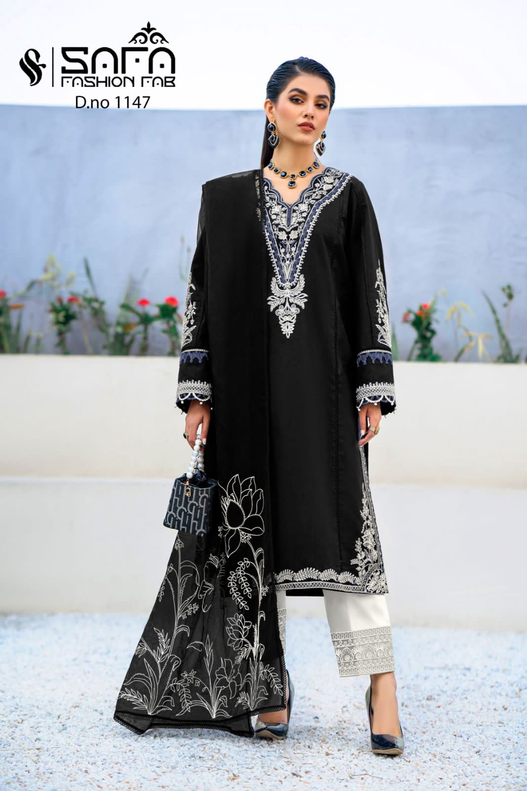 Wholesale Pakistani Suits Online India - Pakistani Suits - SareesWala.com