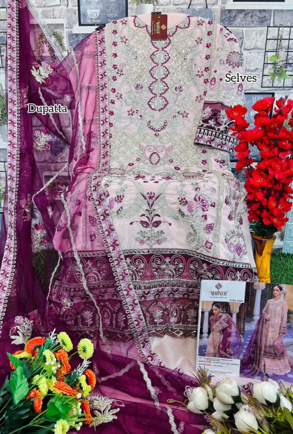 MAHNUR FASHION 33001 PAKISTANI SUITS ONLINE WHOLESALE IN SURAT